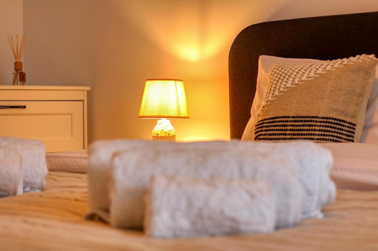 Relaxation Station - My Charming, Cosy&Inviting Apt - Smart Thermostat - Private Parking - Ior Park - Long Term Price Cuts Boekarest Buitenkant foto